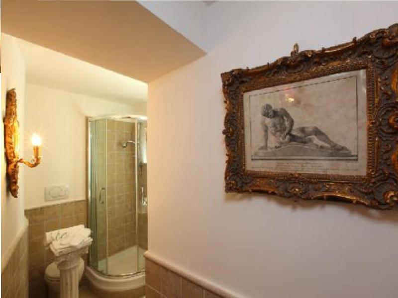 Quadruple Room image 3