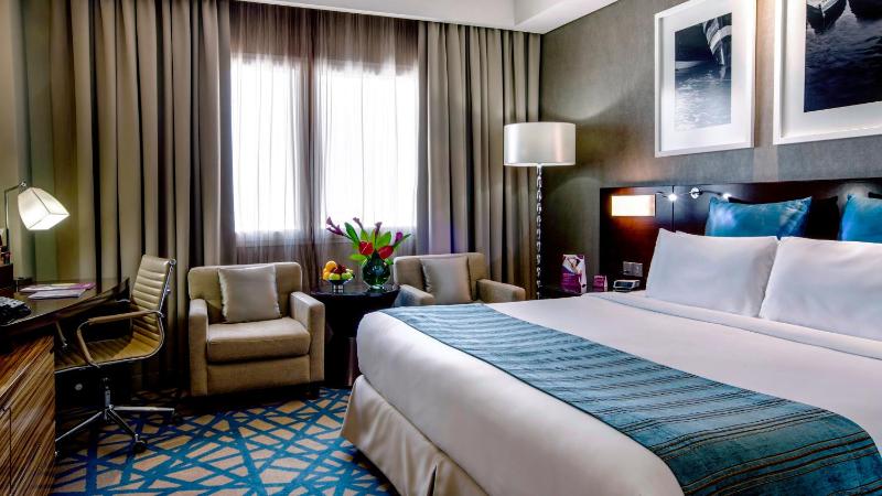 Standard King Room - Lounge Access image 1