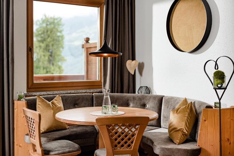 Junior Suite with Balcony image 3
