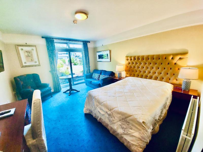 Double Room image 1