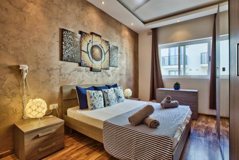 Apartment with Sea View image 2