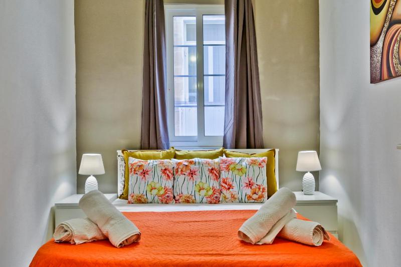 Charming Valletta 1BD Apartment off Republic Street - image 13