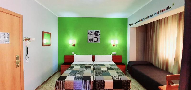 Triple Room image 4
