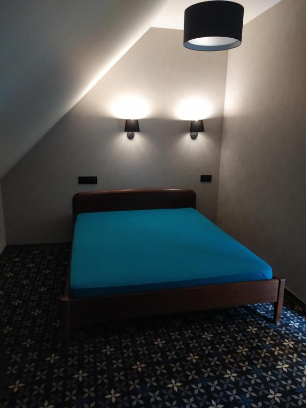 One-Bedroom Apartment image 2
