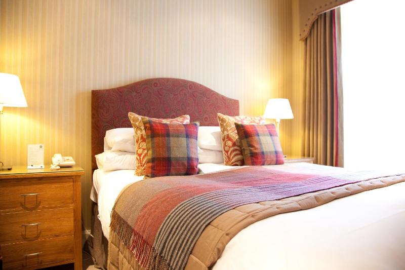 Standard Double Room image 4