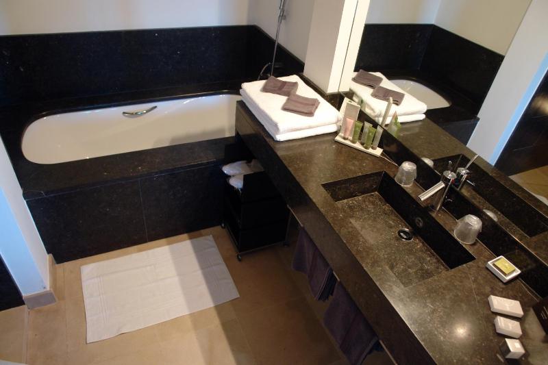 Junior Suite with Sea View image 2