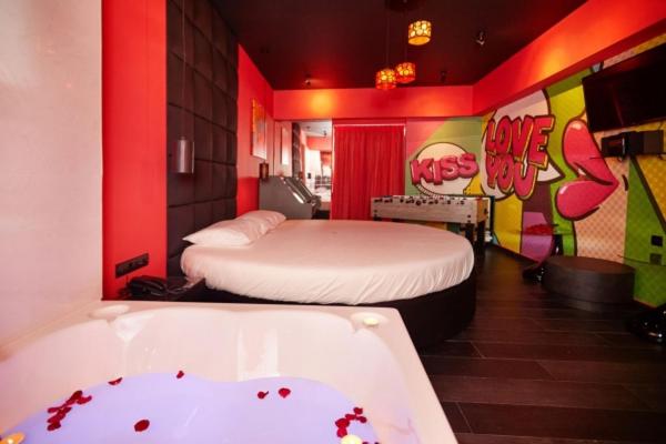 King Suite image 2