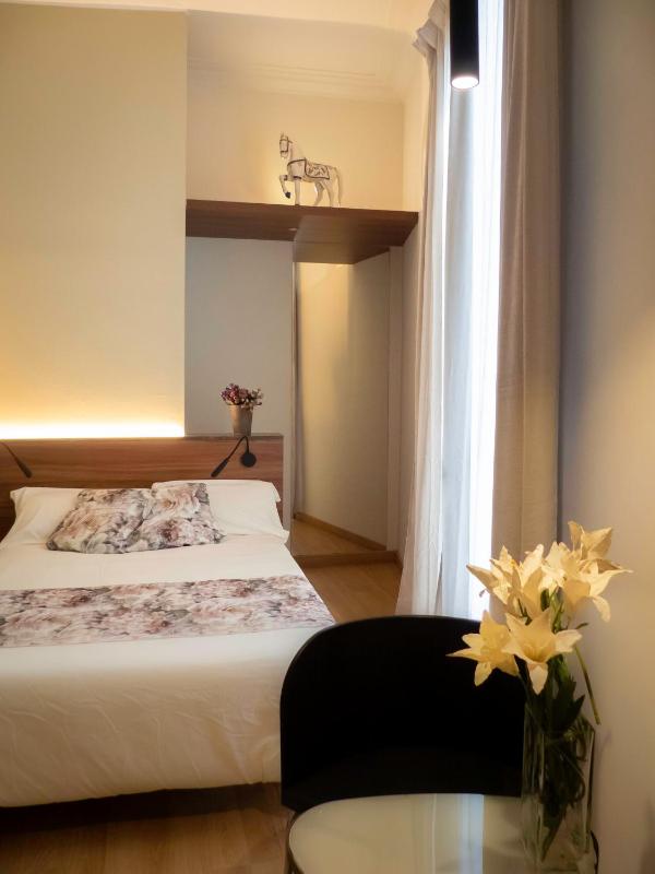 Double Room with private bathroom outside the room image 3