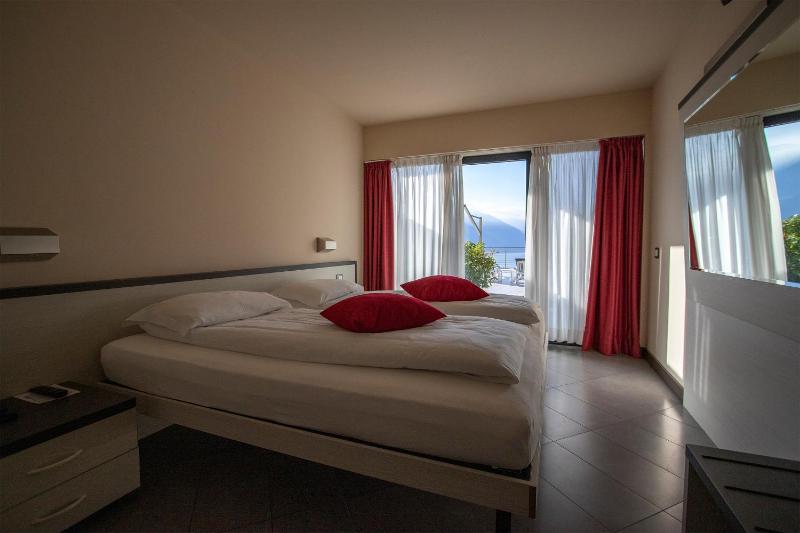 Double Room image 2