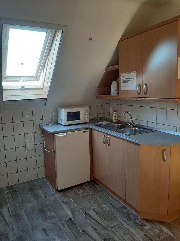 Twin Room with Private Bathroom image 2