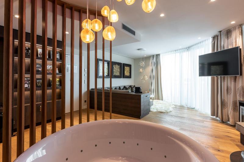 Owner Suite image 4