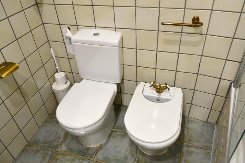 Single Room image 4
