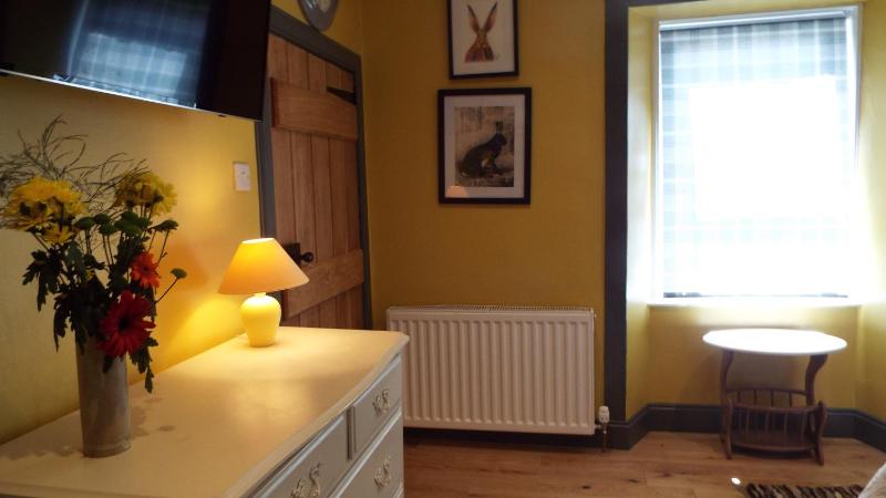 Two-Bedroom House image 4