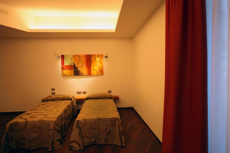 Two Connecting Double Rooms image 2