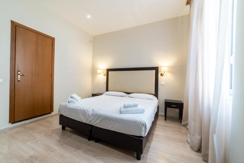 Double or Twin Room image 4