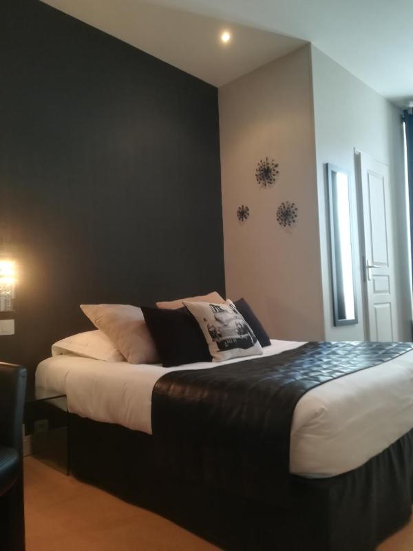 Double Room with Garden View image 1