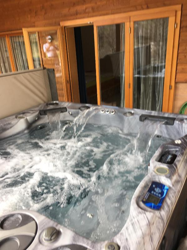 Deluxe Suite with Spa Bath image 3