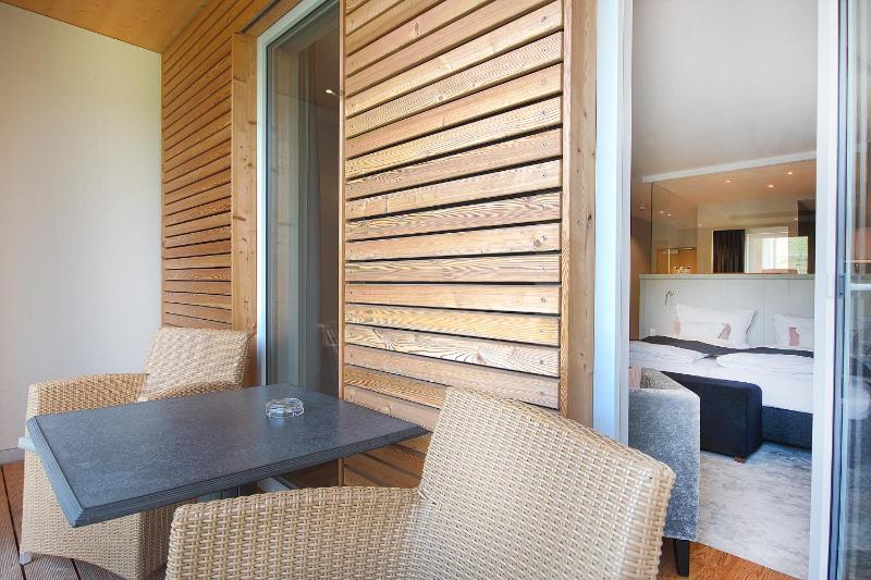 Double Room with Balcony image 2