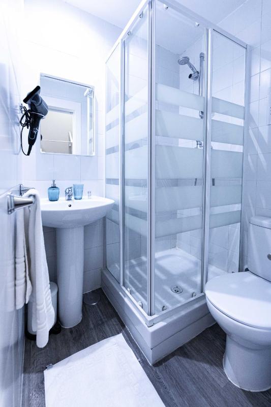 Single Room with Balcony image 3