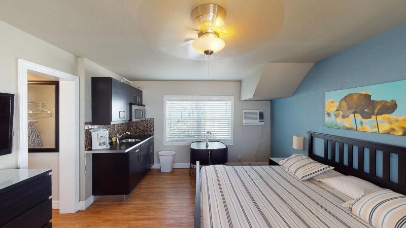 Sun Beach Inn - image 3