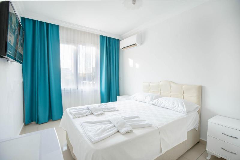 Studio Apartment image 4