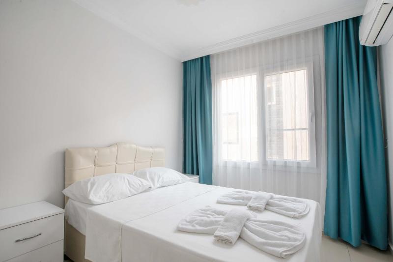 One-Bedroom Apartment image 3