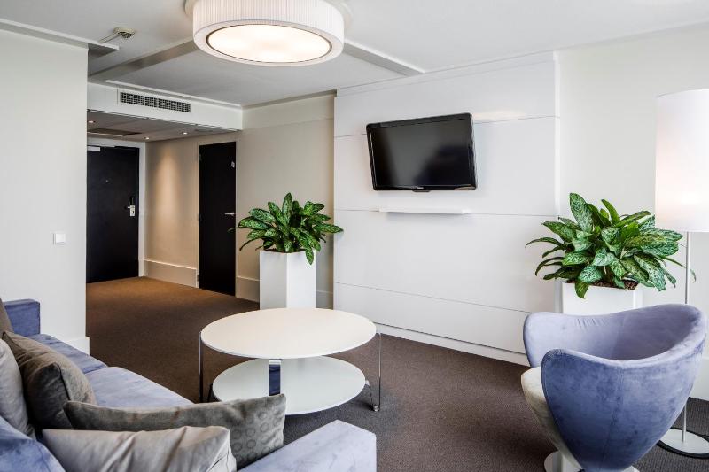 Presidential Suite image 3