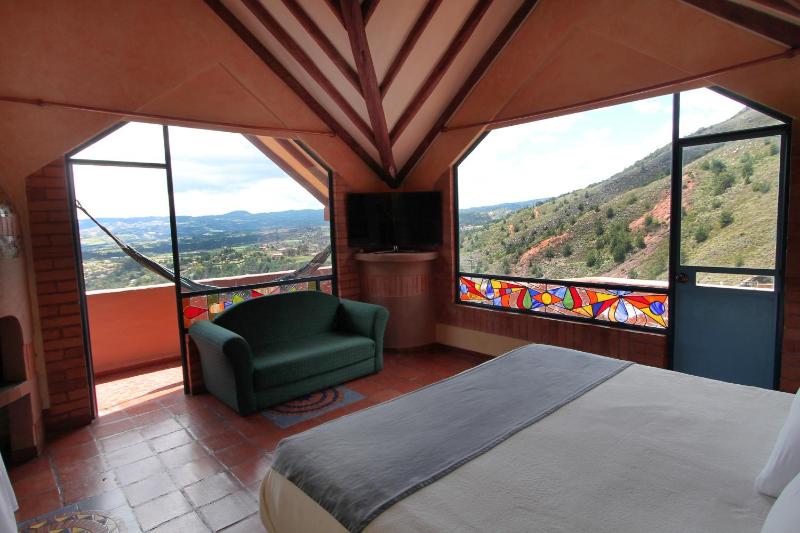 ApartaSuites Arcoiris - image 4