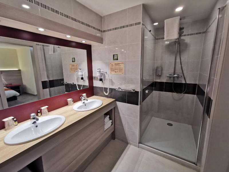 Quadruple Room image 1