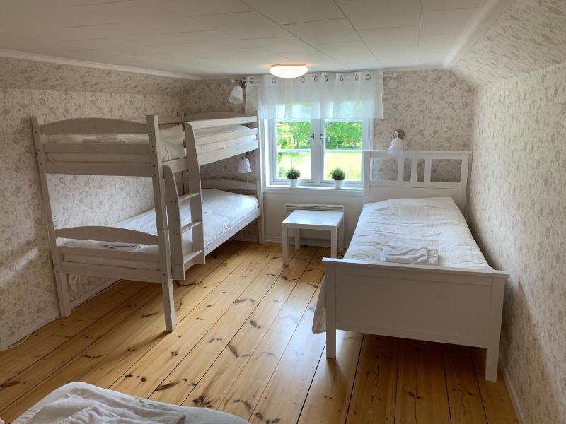 Large Two-Bedroom House image 4
