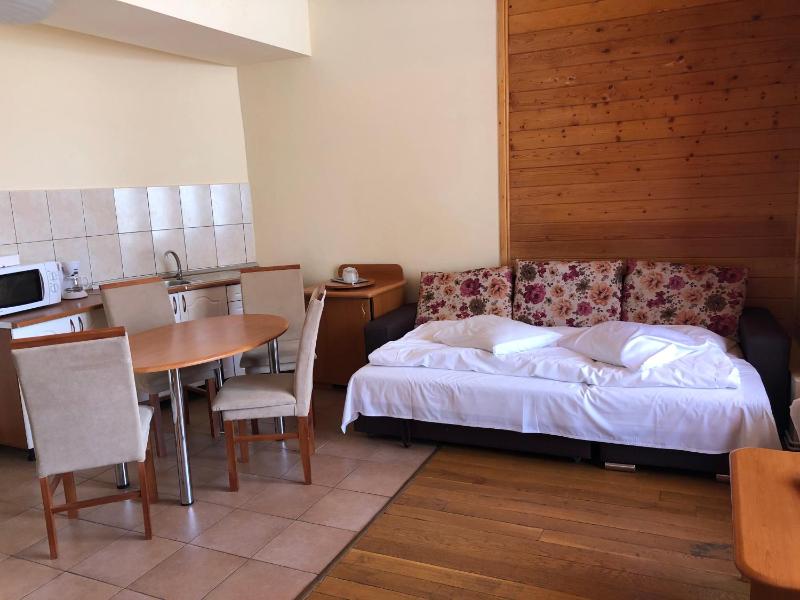 One-Bedroom Suite image 3
