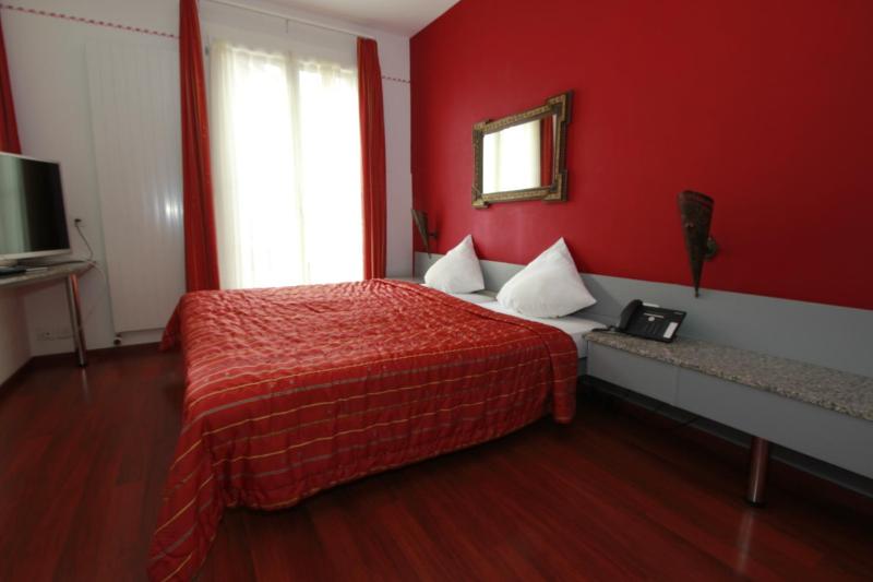 Double Room image 2