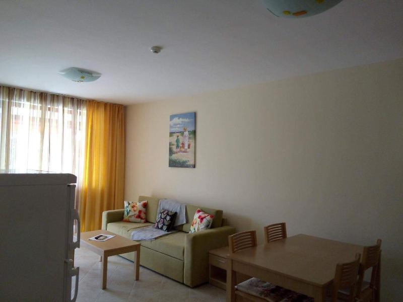 One-Bedroom Apartment image 2
