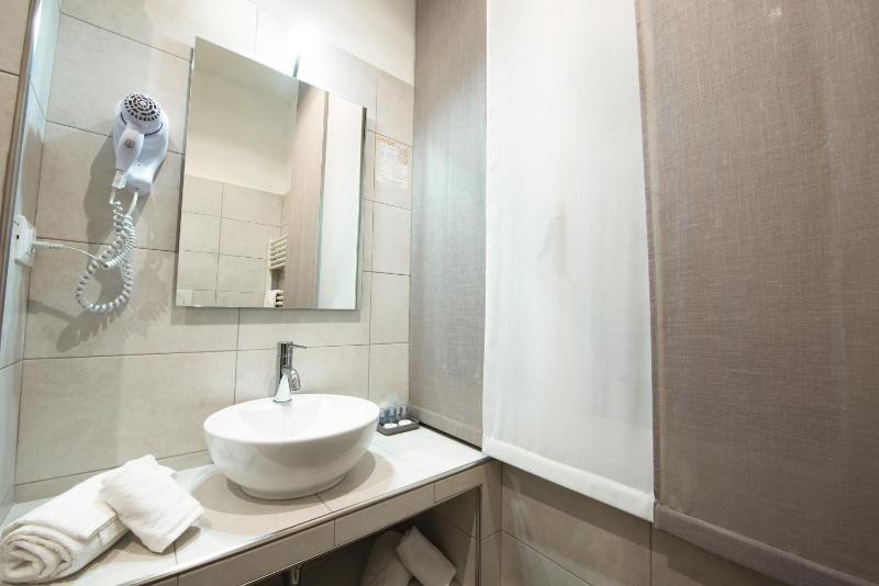 Double Room with Private Bathroom image 2