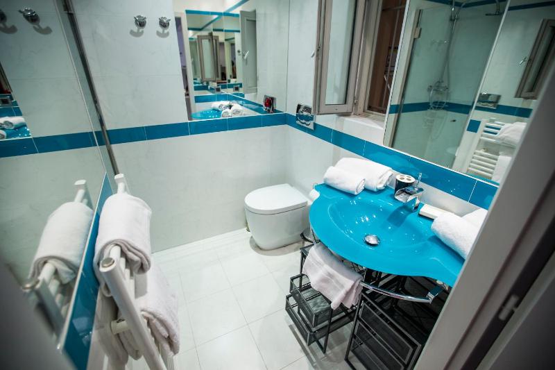 Comfort One-Bedroom Apartment (4 Adults)  image 3