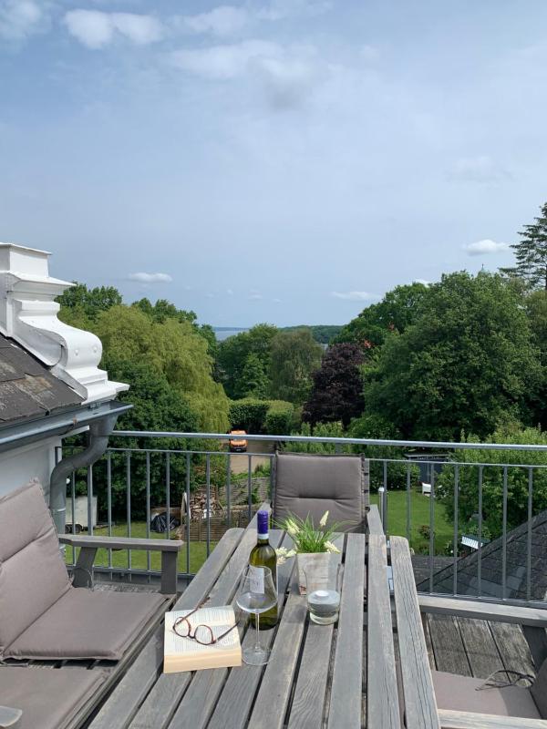 Apartment with Balcony image 3