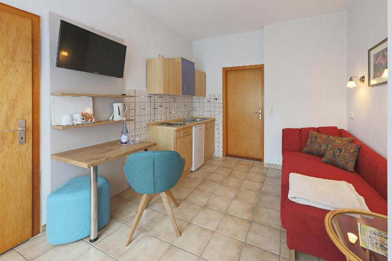 One-Bedroom Apartment with Terrace (2 Adults) image 2