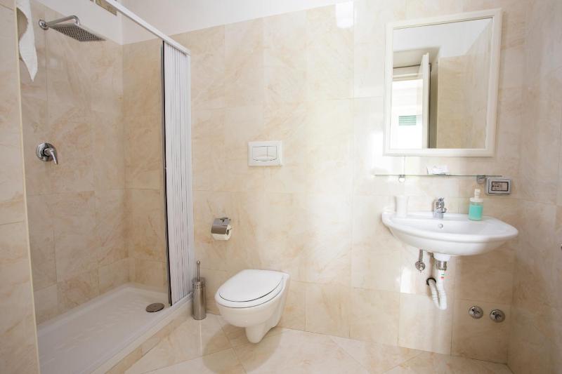 Triple Room with Private Bathroom image 4