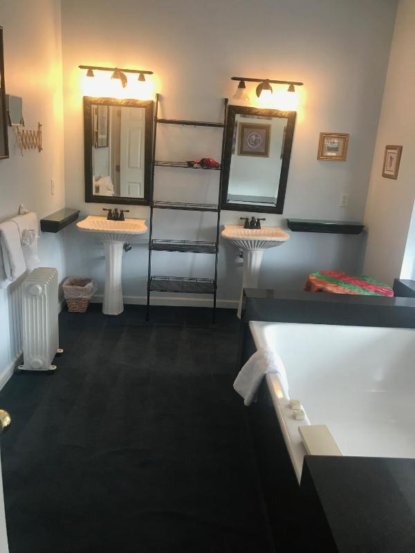 King Suite image 3