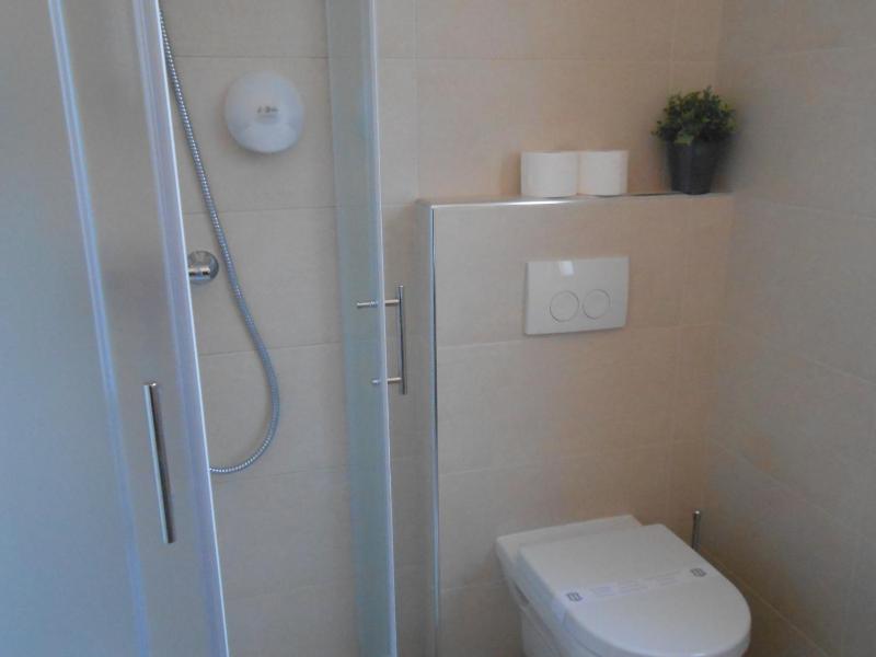 Double Room with Balcony image 2