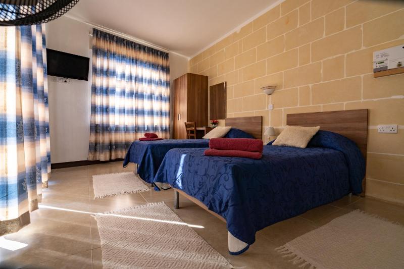 Studio Apartment with Sea View image 4