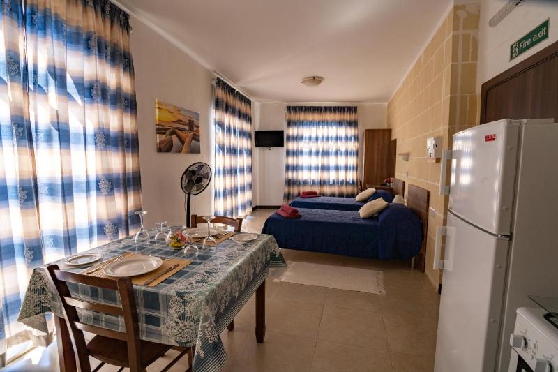 Studio Apartment with Sea View image 2