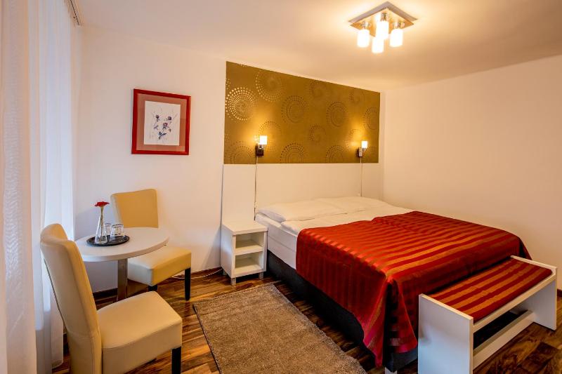 Double or Twin Room image 2