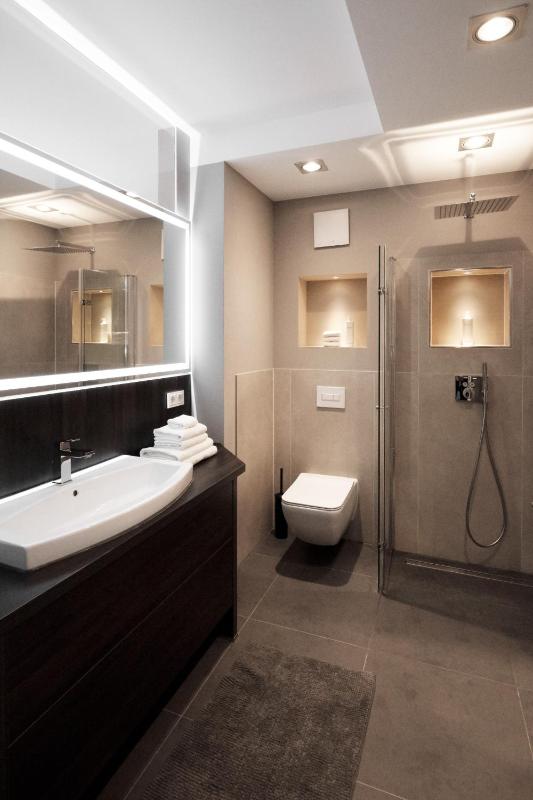 Deluxe Apartment image 2