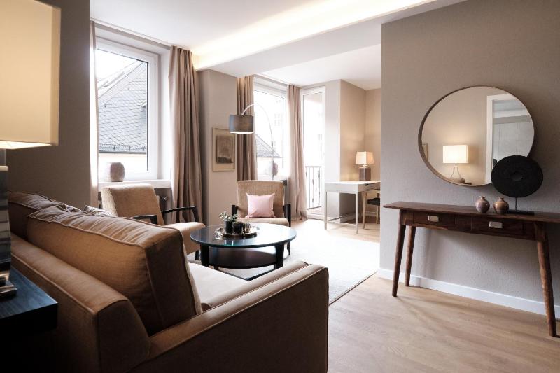 Luxury Apartment image 3