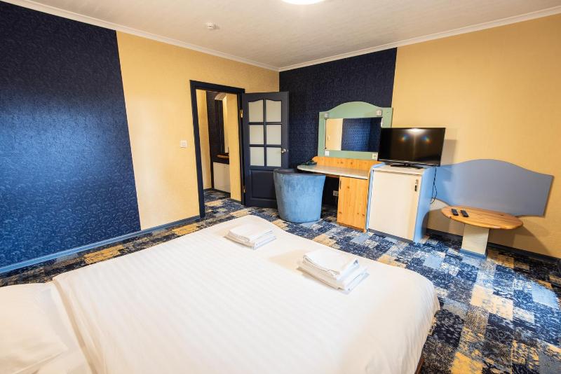 Suite with Lake View image 3