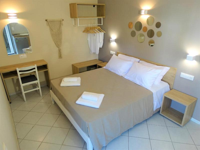 Studio with Double Bed image 1