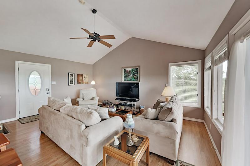 Three-Bedroom House image 3
