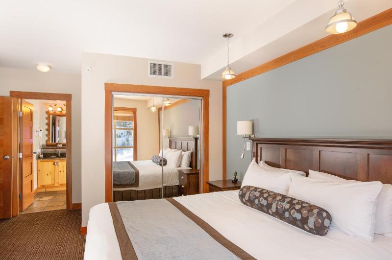 Legends Whistler by Lodging Ovations - image 18