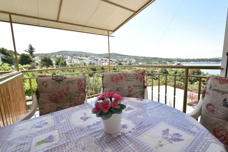 One-Bedroom Apartment with Balcony image 1